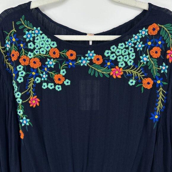 Free People Floral Embroidered Tie Front Top XS Up & Away Relaxed Navy‎ Blue - Picture 9 of 10